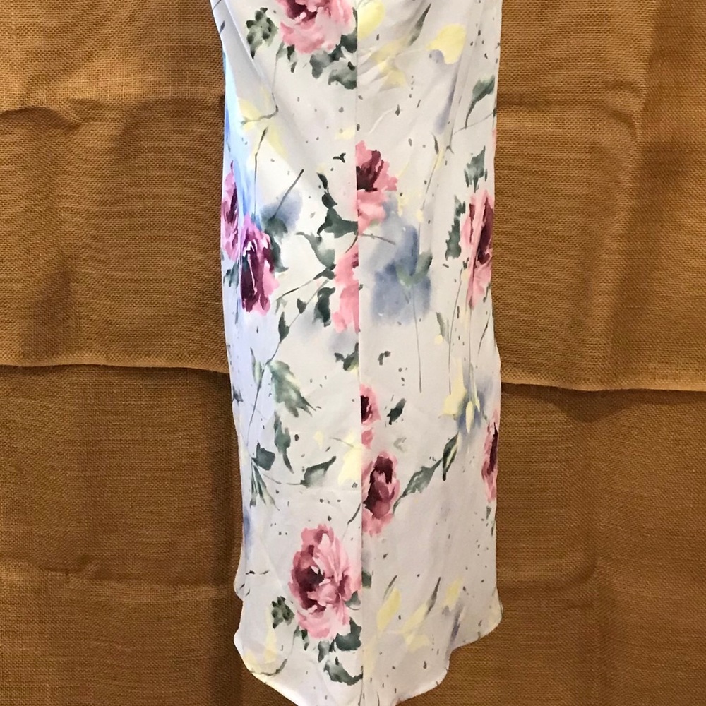 R-Wear Dress - Picture 3 of 5